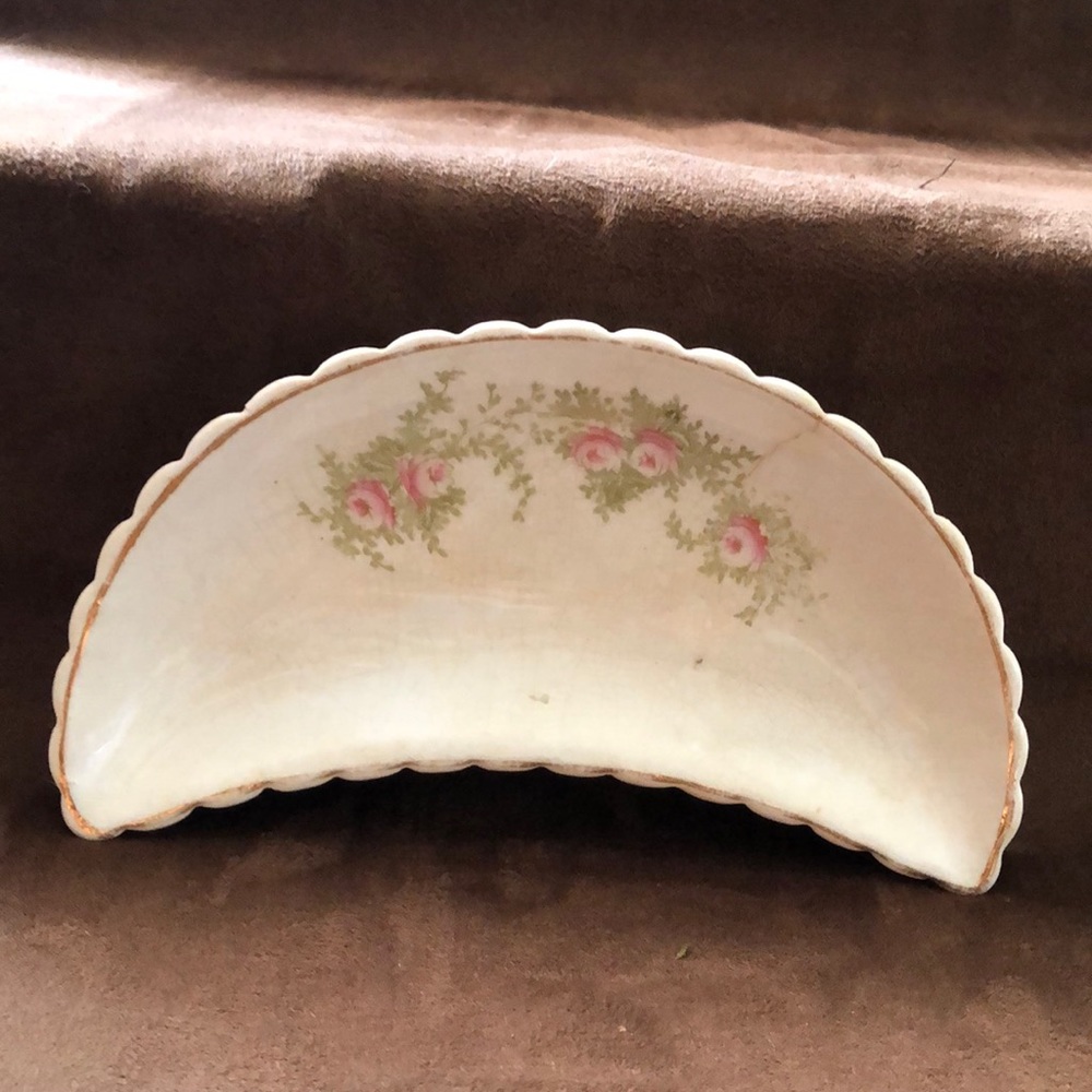 CABBAGE ROSE vintage dish print gold trim